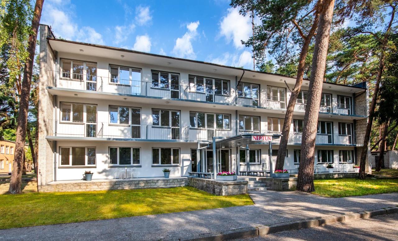 Domki Osrodek Wypoczynkowy Neptun Hotell Ujście-Darłowskie Exteriör bild