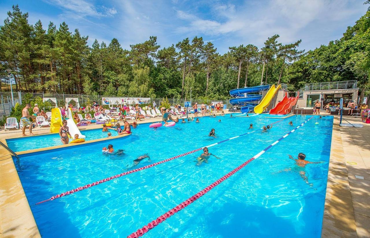 Domki Osrodek Wypoczynkowy Neptun Hotell Ujście-Darłowskie Exteriör bild