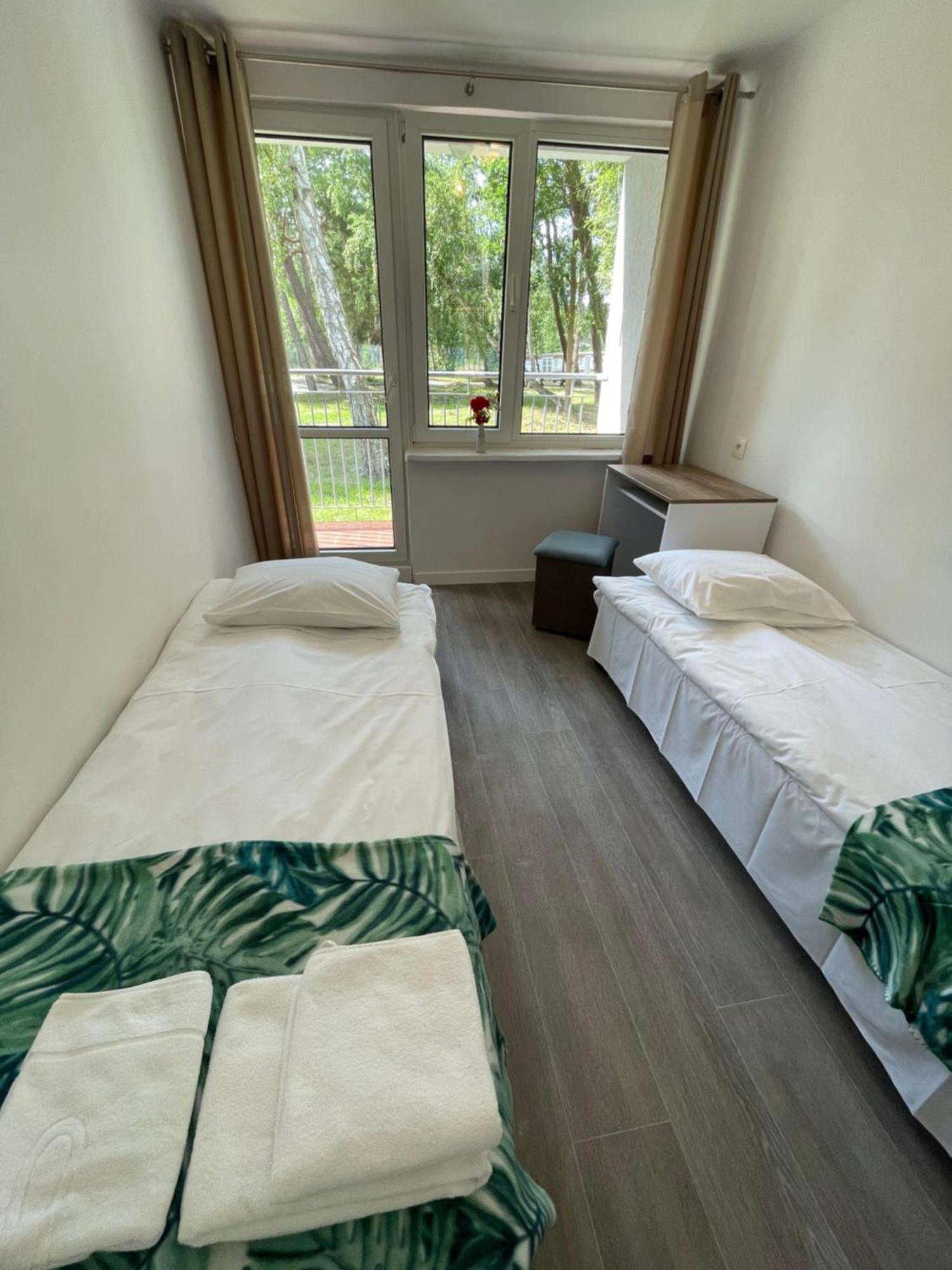 Domki Osrodek Wypoczynkowy Neptun Hotell Ujście-Darłowskie Exteriör bild